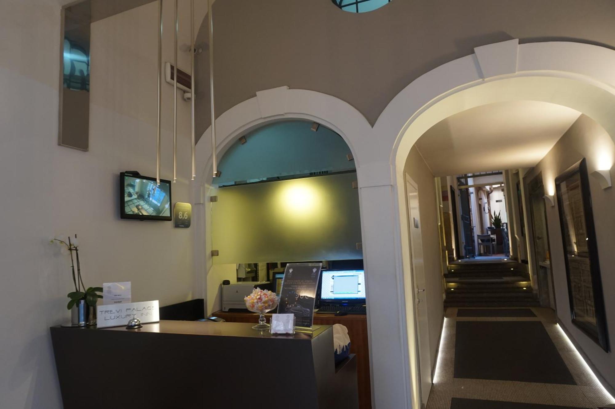 Trevi Palace Luxury Inn — Photos 2